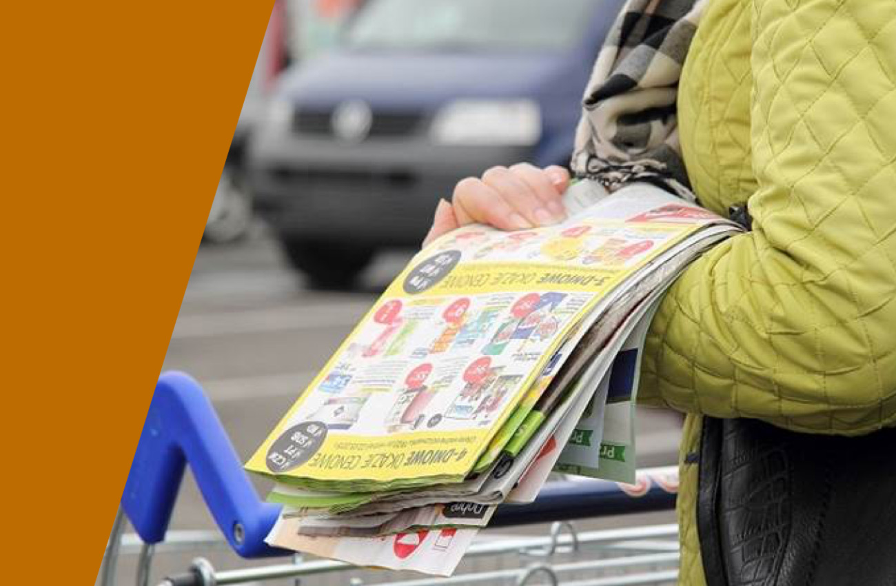 Eksperci ostrzegają: Gazetki w sklepach stanowią potencjalne zagrożenie zakażeniem koronawirusem