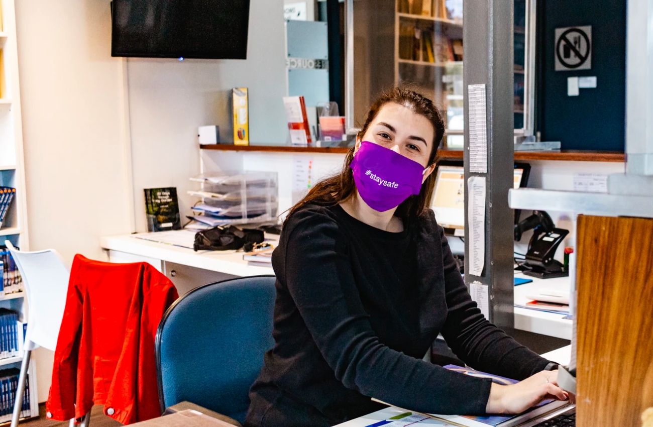 Od soboty telemarketerzy obsługują klientów w maseczkach