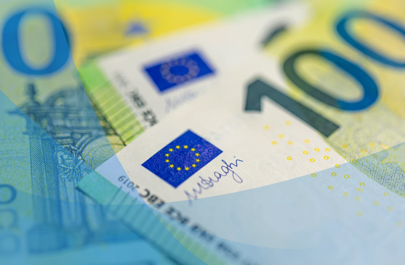 Jak korzystnie wymieniać waluty przez internet?