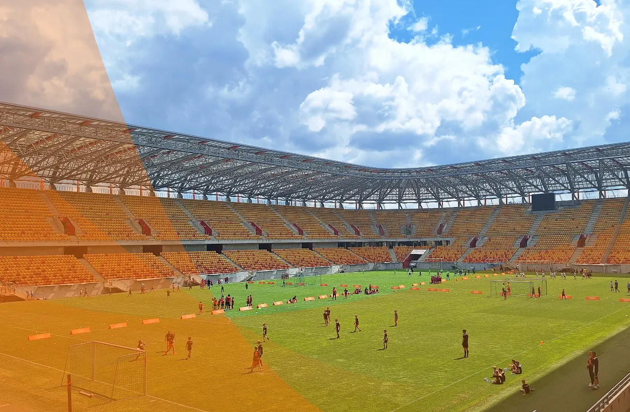 Piłkarze w roli konsultantów call center – innowacyjna kampania Jagiellonii Białystok