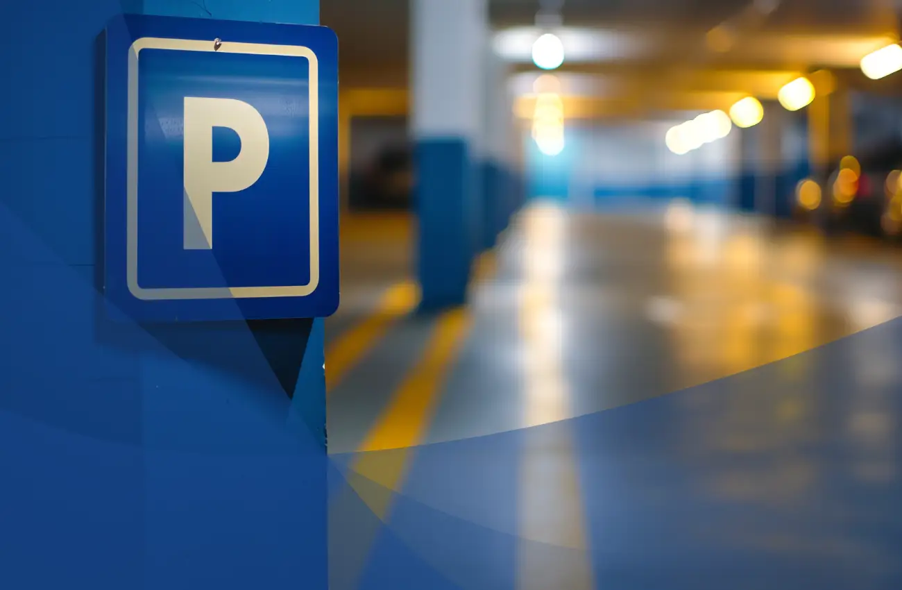 Jakie są najczęstsze błędy podczas parkowania i jak ich unikać?